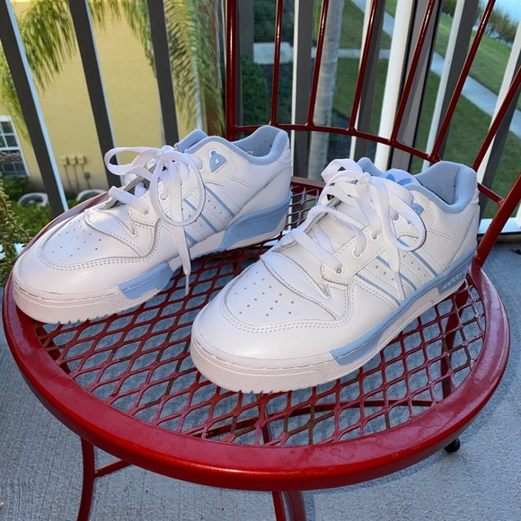 Adidas sneakers - Picture 4 of 6